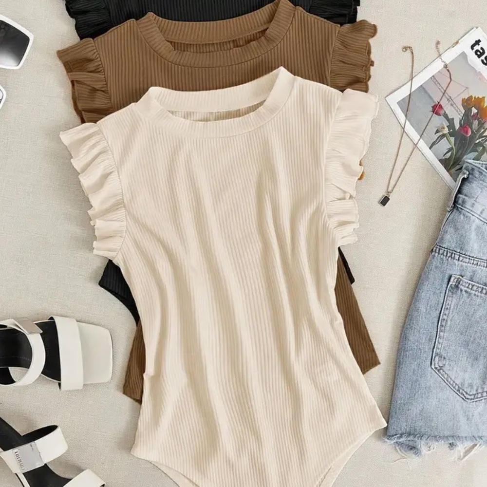 NWOT Cream Ruffle Sleeve Bodysuit